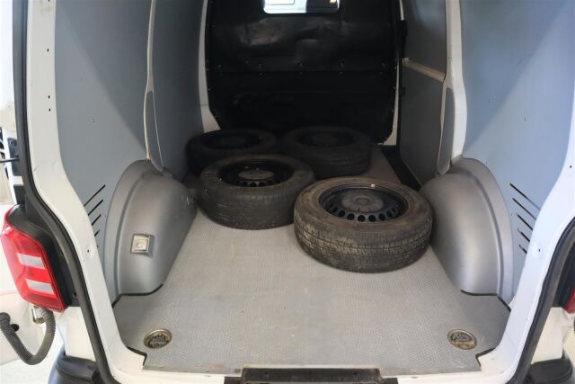 VOLKSWAGEN Transporter 2017 umpipakettiauto Lyhyt 2,0 TDI 62 kW  ALV-vähennyskelpoinen!