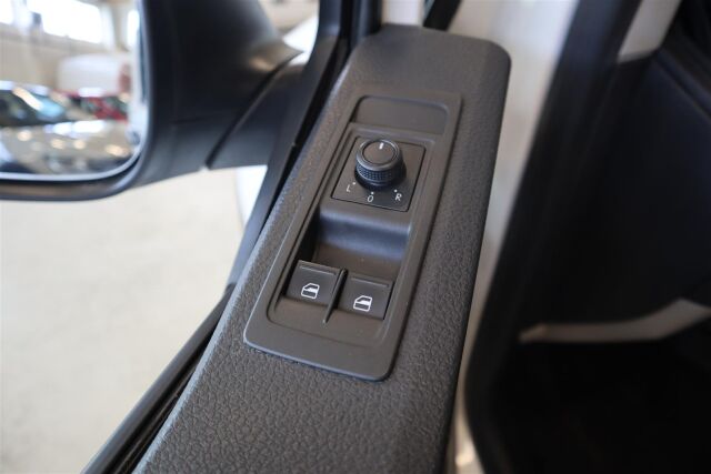 VOLKSWAGEN Transporter 2017 umpipakettiauto Lyhyt 2,0 TDI 62 kW  ALV-vähennyskelpoinen!