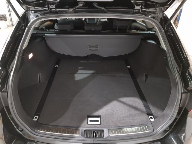 TOYOTA Avensis 2017 1,8 Valvematic Active Edition Touring Sports Multidrive S *LÖYTÖ! / VÄHÄN AJETTU!*