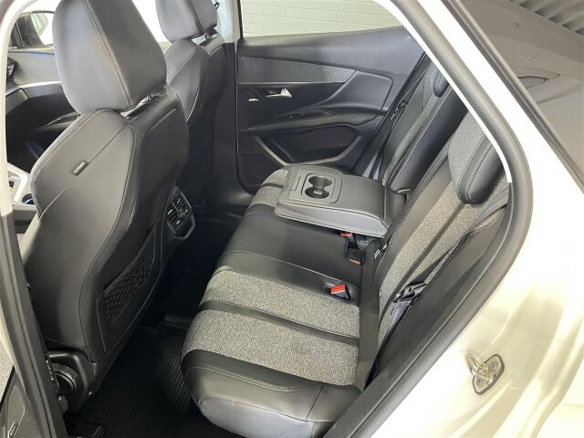 PEUGEOT 3008 2017 Allure PureTech 130 Automaatti, hyvät varusteet! Hieno yksilö!