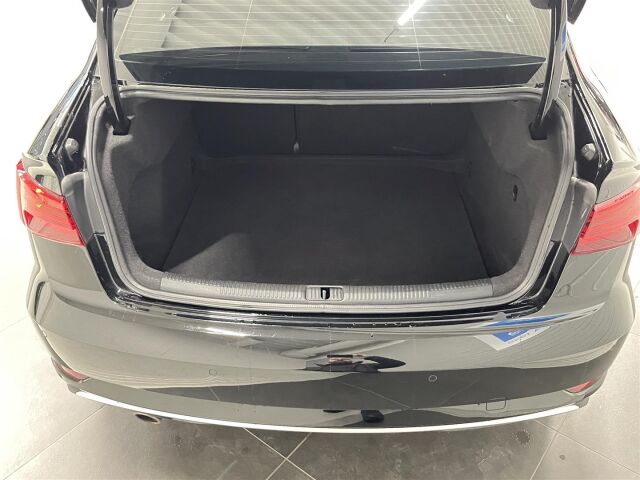 AUDI A3 2018 Sedan Pro Business Sport Edition 1,6 TDI 85 kW S tronic, hyvillä varusteilla!