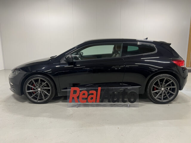 VOLKSWAGEN SCIROCCO 2011 Sport Black Edition 2,0TFSI 210HV Aut *UNIIKKI! *19" Vossen *Cognac nahkaverhoilu *Panoraama *Dynaud