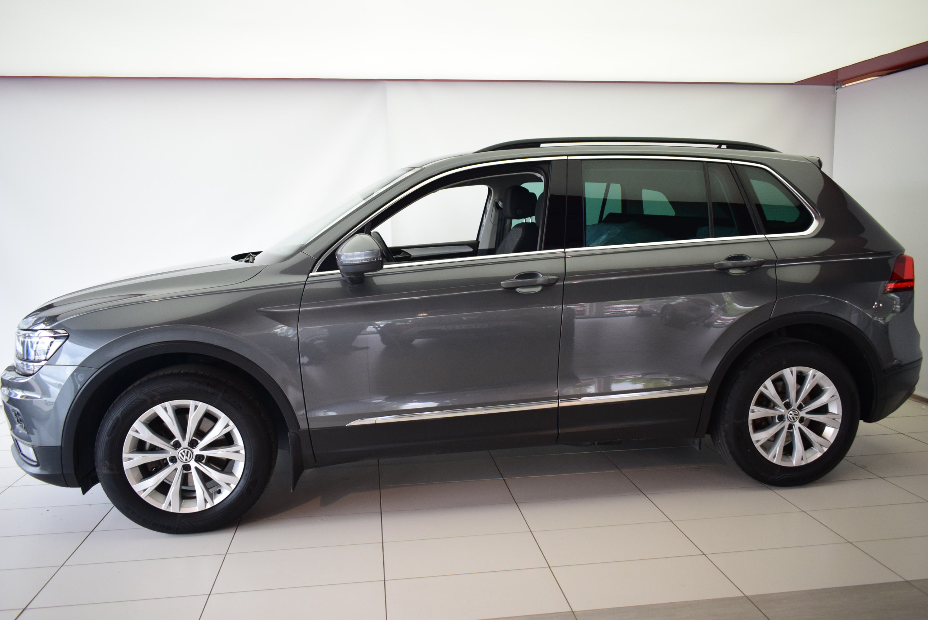 Volkswagen Tiguan 2019, photo 4/14