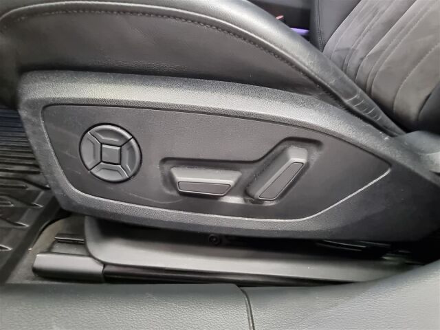 AUDI A6 2019 Sedan Business Design 50 TDI quattro tiptronic-autom. / ACC / Koukku / Navi / Webasto / 360-Kamera