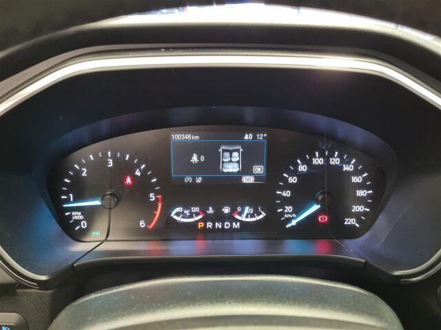 FORD Kuga 2020 1,5 EcoBlue 120hv A8 FWD Titanium Launch Edition / Koukku / ACC / Keyless / Webasto / P-Kamera
