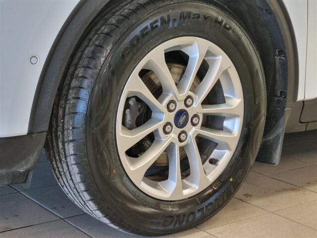 FORD Kuga 2020 1,5 EcoBlue 120hv A8 FWD Titanium Launch Edition / Koukku / ACC / Keyless / Webasto / P-Kamera