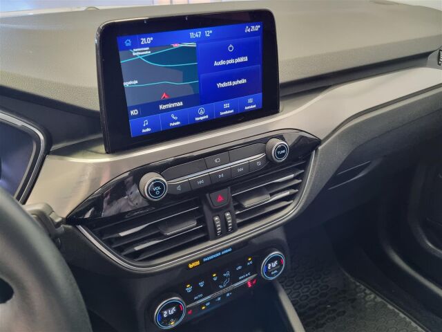 FORD Kuga 2020 1,5 EcoBlue 120hv A8 FWD Titanium Launch Edition / Koukku / ACC / Keyless / Webasto / P-Kamera