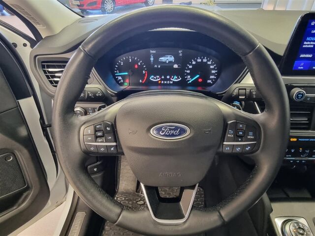FORD Kuga 2020 1,5 EcoBlue 120hv A8 FWD Titanium Launch Edition / Koukku / ACC / Keyless / Webasto / P-Kamera