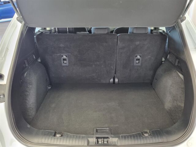 FORD Kuga 2020 1,5 EcoBlue 120hv A8 FWD Titanium Launch Edition / Koukku / ACC / Keyless / Webasto / P-Kamera