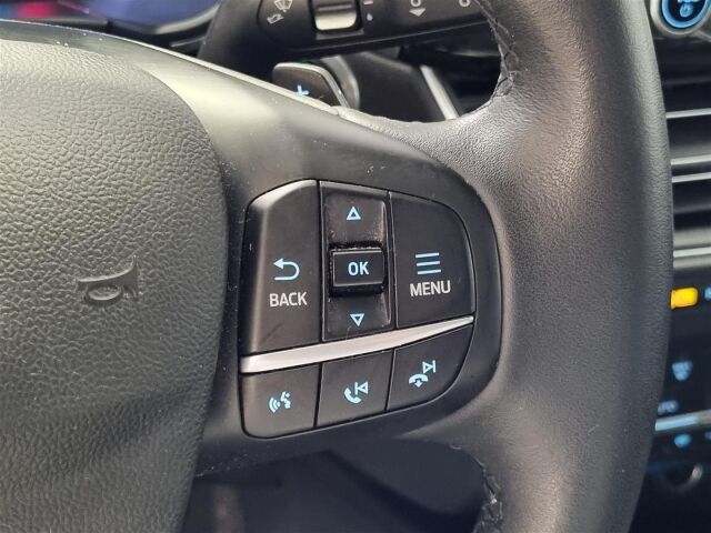 FORD Kuga 2020 1,5 EcoBlue 120hv A8 FWD Titanium Launch Edition / Koukku / ACC / Keyless / Webasto / P-Kamera