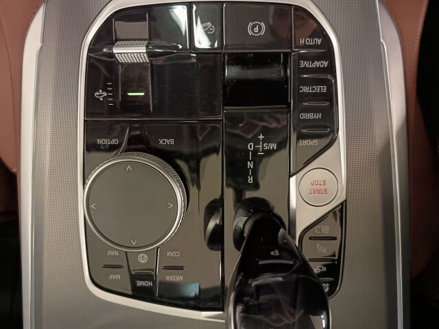 BMW X5 2020 G05 xDrive45e A * Hyvillä varusteilla oleva näyttävä yksilö*