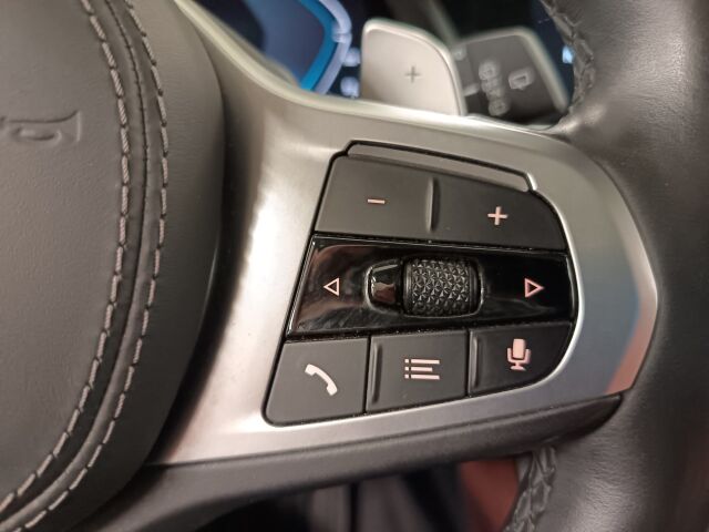 BMW X5 2020 G05 xDrive45e A * Hyvillä varusteilla oleva näyttävä yksilö*