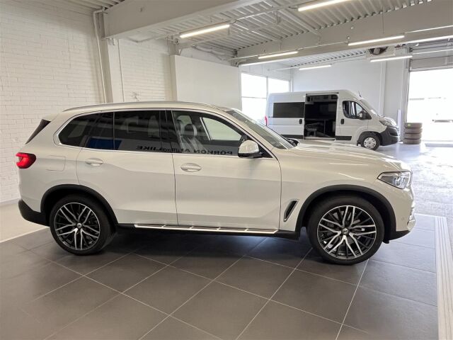 BMW X5 2020 G05 xDrive45e A * Hyvillä varusteilla oleva näyttävä yksilö*