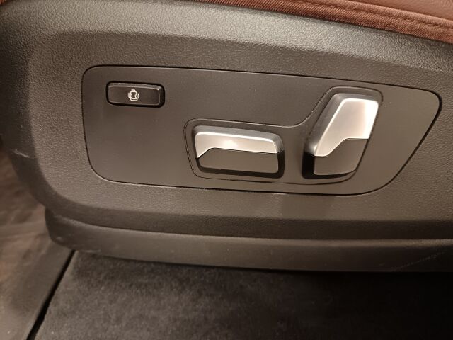 BMW X5 2020 G05 xDrive45e A * Hyvillä varusteilla oleva näyttävä yksilö*