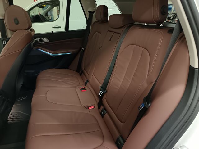 BMW X5 2020 G05 xDrive45e A * Hyvillä varusteilla oleva näyttävä yksilö*