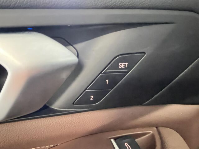 BMW X5 2020 G05 xDrive45e A * Hyvillä varusteilla oleva näyttävä yksilö*