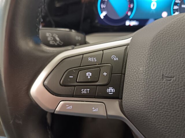 VOLKSWAGEN Golf 2021 1,0 TSI 81 kW