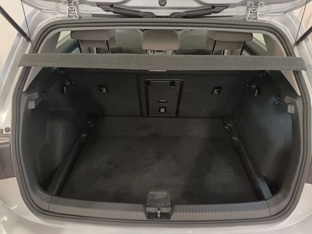 VOLKSWAGEN Golf 2021 1,0 TSI 81 kW