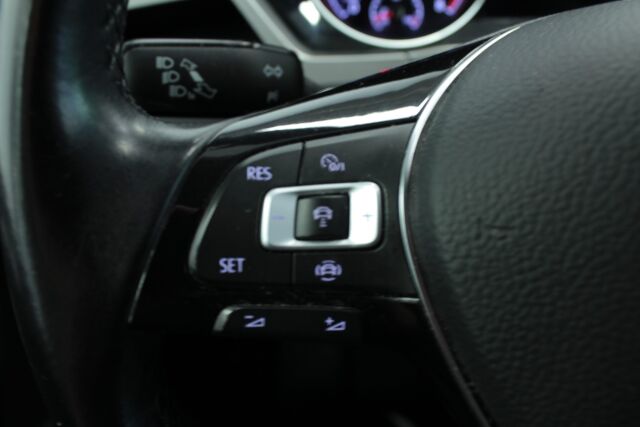 VOLKSWAGEN Touran 2021 1,5 TSI EVO 110 kW
