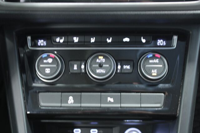 VOLKSWAGEN Touran 2021 1,5 TSI EVO 110 kW