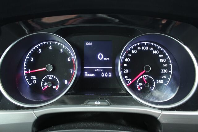 VOLKSWAGEN Touran 2021 1,5 TSI EVO 110 kW