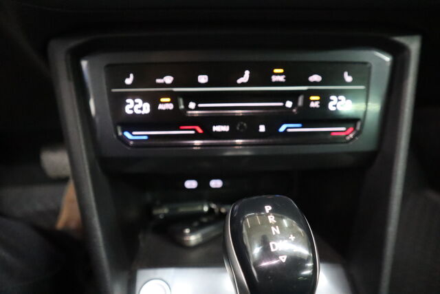VOLKSWAGEN Tiguan 2021 Style 2,0 TDI SCR 110 kW 4MOTION DSG-automaatti