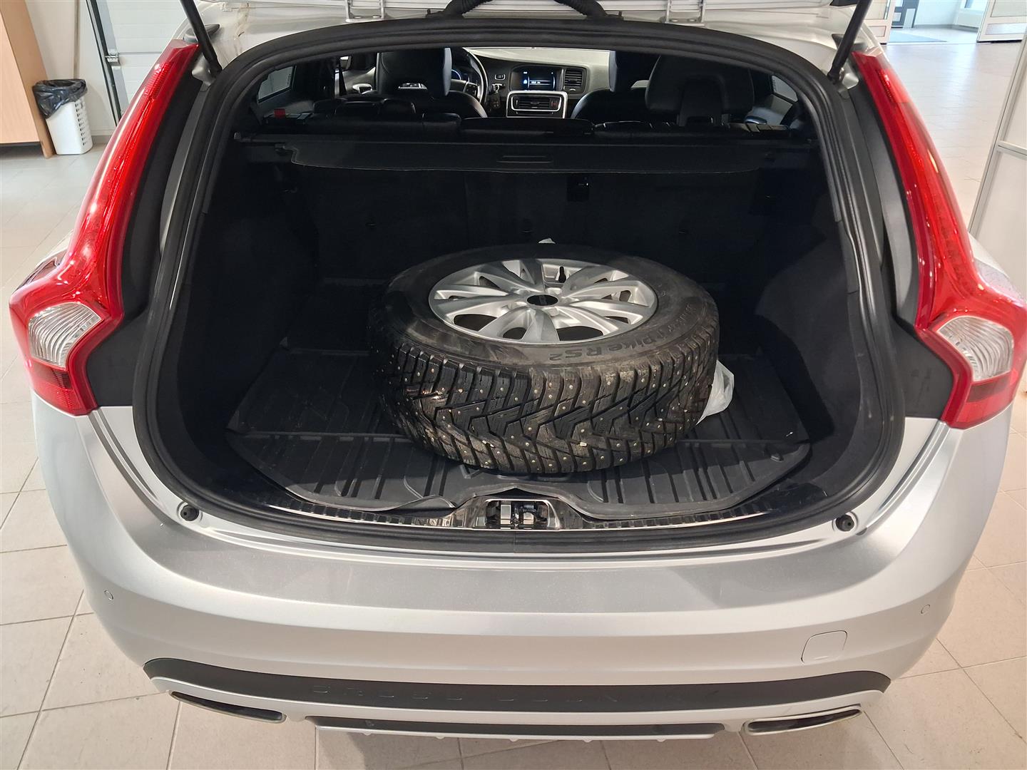 Volvo V60 Cross Country 2017, kuva 5/17