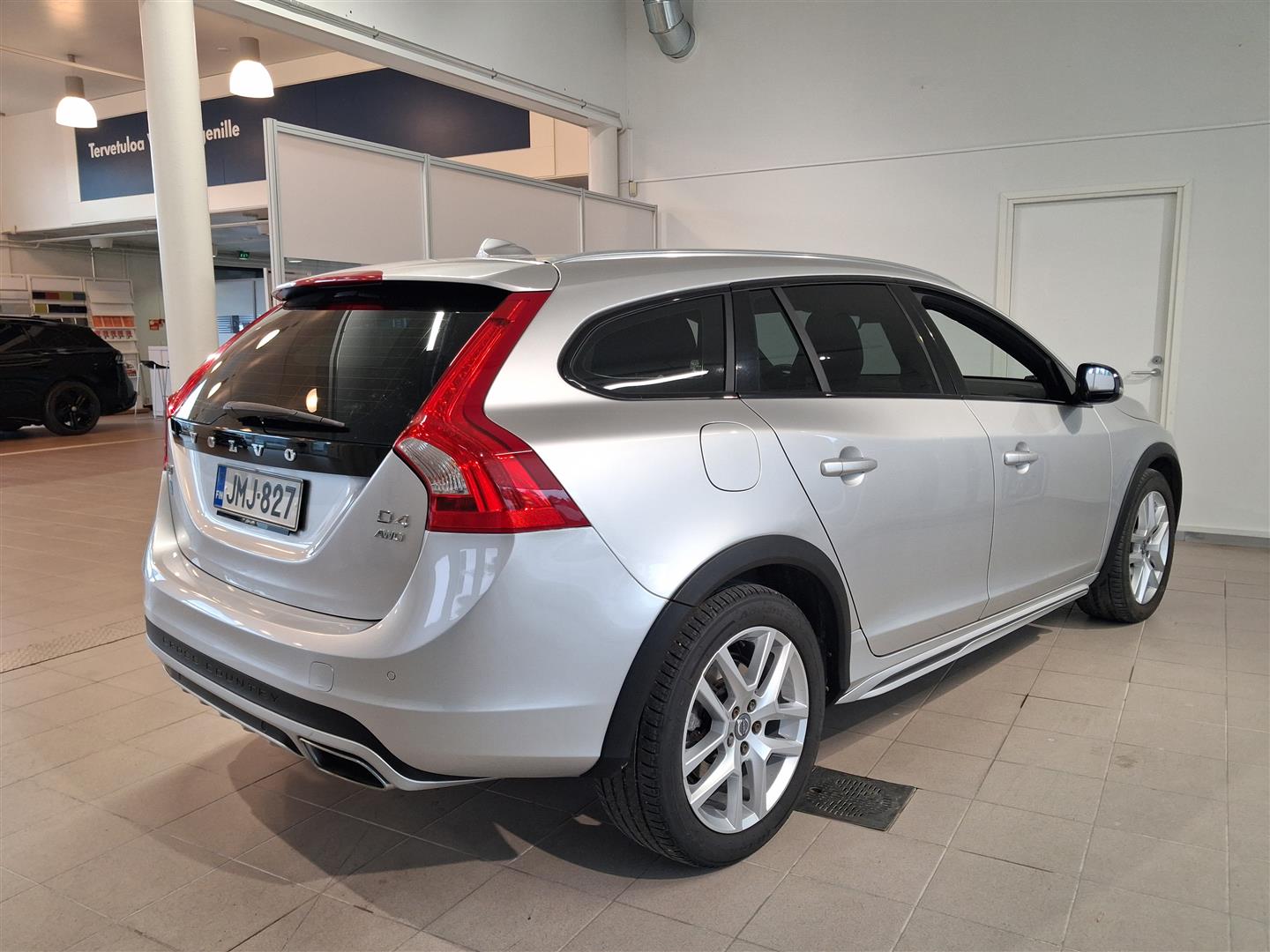 Volvo V60 Cross Country 2017, kuva 3/17