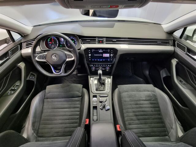 VOLKSWAGEN Passat 2020 Variant GTE Plug-In Hybrid 160 kW DSG-automaatti / Webasto / P-kamera / Navi / ACC / Keyless /Koukku