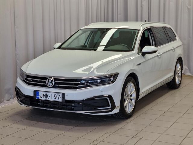 VOLKSWAGEN Passat 2020 Variant GTE Plug-In Hybrid 160 kW DSG-automaatti / Webasto / P-kamera / Navi / ACC / Keyless /Koukku