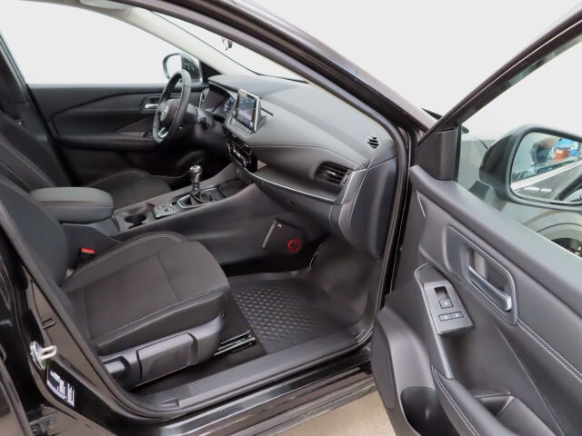 Nissan Qashqai 2022 MHEV 140 6M/T 2WD Acenta