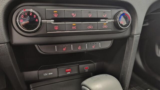 KIA XCeed 2022 1,5 T-GDI 160hv LX DCT  * 1 omistaja / Vetokoukku / P-kamera / Moottorinlämmitin *
