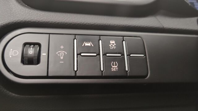 KIA XCeed 2022 1,5 T-GDI 160hv LX DCT  * 1 omistaja / Vetokoukku / P-kamera / Moottorinlämmitin *