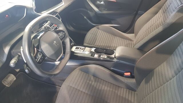 Peugeot 2008 2022 Active Pack PureTech 130 EAT8-automaatti