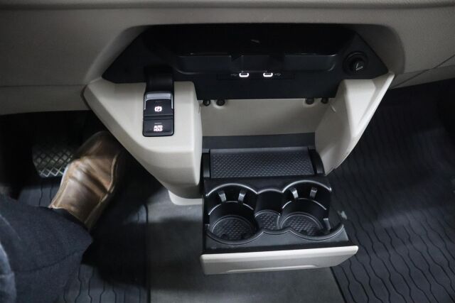 VOLKSWAGEN Multivan 2022 Life eHybrid 160kW DSG-automaatti (PHEV)