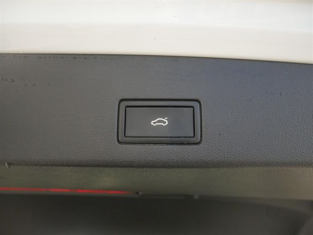 Volkswagen Golf 2023 Variant Comfort Business 1,0 eTSI (MHEV) 81 kW DSG-automaatti