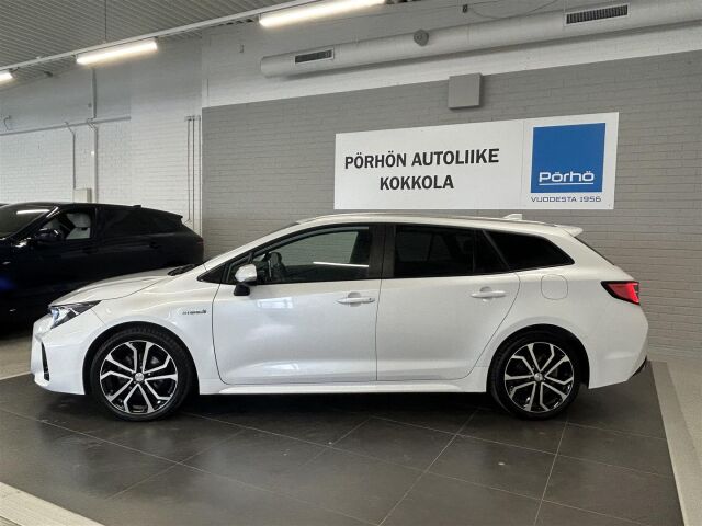 SUZUKI Swace 2024 1,8 HYBRID 2WD GL+ CVT-aut / 1-om / Merkkihuollettu / 2 x renkaat / Todella hieno!