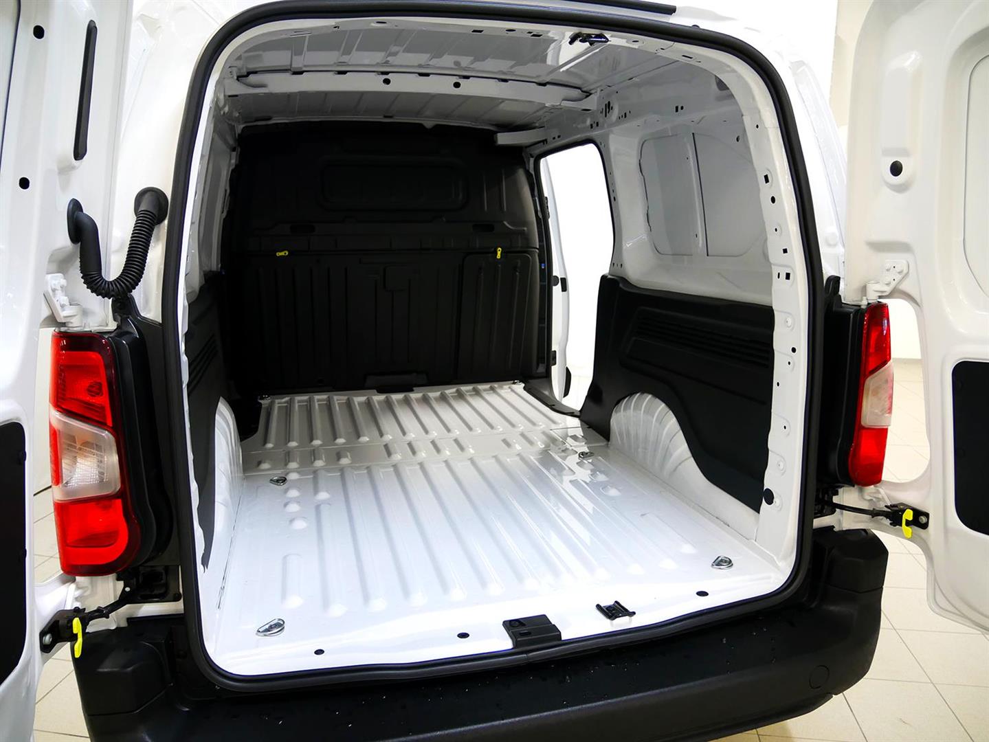 Opel Combo 2023, kuva 6/15