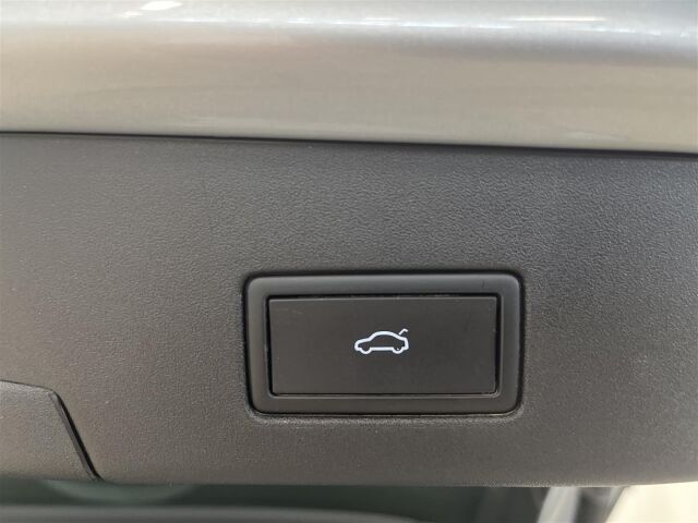 VOLKSWAGEN ID.4 2023 Pro Business Plus Edition 128 kW, akku 77 kWh