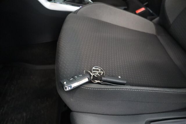 VOLKSWAGEN Polo 2023 Style Business 1,0 TSI 70 kW