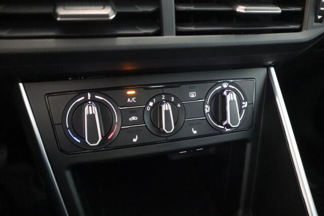 VOLKSWAGEN Polo 2023 Style Business 1,0 TSI 70 kW