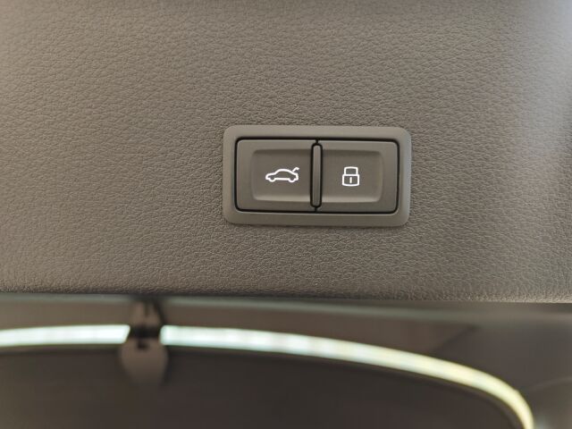 Audi Q8 e-tron 2024 Sportback 55 Land of quattro Plus, Ajamaton esittelyauto heti toimitukseen