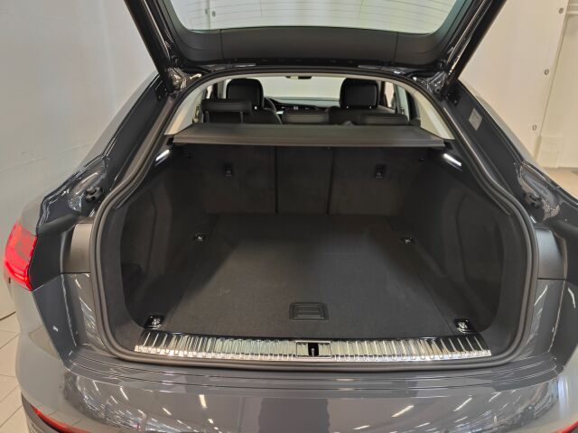 Audi Q8 e-tron 2024 Sportback 55 Land of quattro Plus, Ajamaton esittelyauto heti toimitukseen