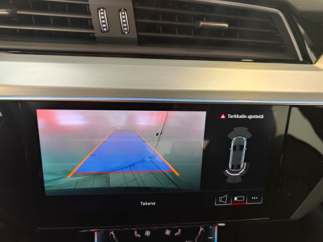 Audi Q8 e-tron 2024 Sportback 55 Land of quattro Plus, Ajamaton esittelyauto heti toimitukseen