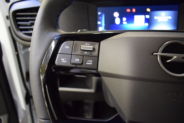 Opel Vivaro 2024 180 diesel automaatti L First edition