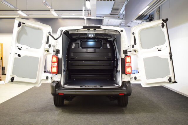 Opel Vivaro 2025 180 diesel automaatti L First edition*1,9% Korko +Kulut,sis 2xrenkaat*