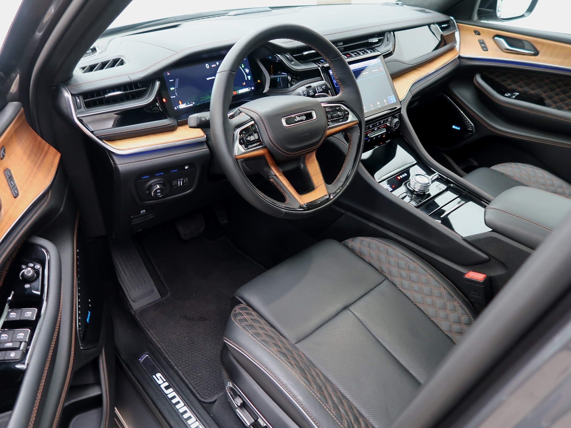 Jeep Grand Cherokee 2024, kuva 6/11