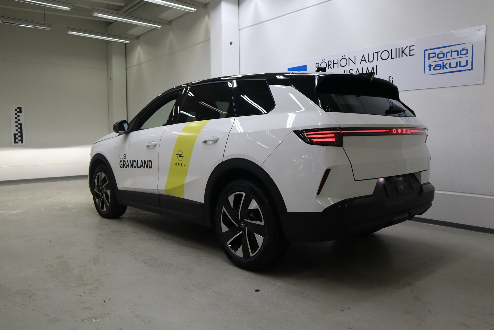 Opel Grandland Hybrid 136 GS Automaatti 2025, kuva 3/11