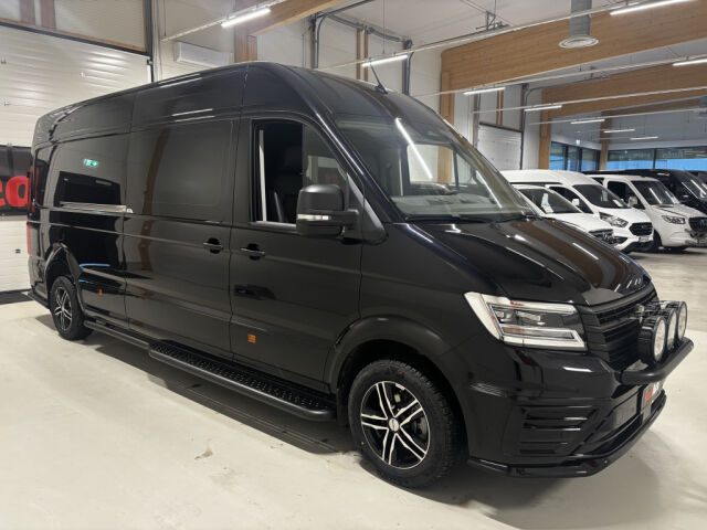 VOLKSWAGEN CRAFTER 2025 2.0TDI 177HV AUTOM. 4MOTION 2+3 M-A SIS ALV! *VARASTOSSA HETI UUSI FACELIFT*