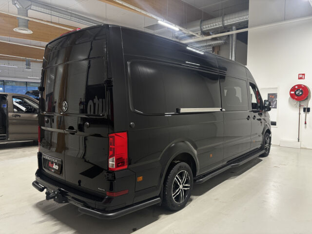 VOLKSWAGEN CRAFTER 2025 2.0TDI 177HV AUTOM. 4MOTION 2+3 M-A SIS ALV! *VARASTOSSA HETI UUSI FACELIFT*